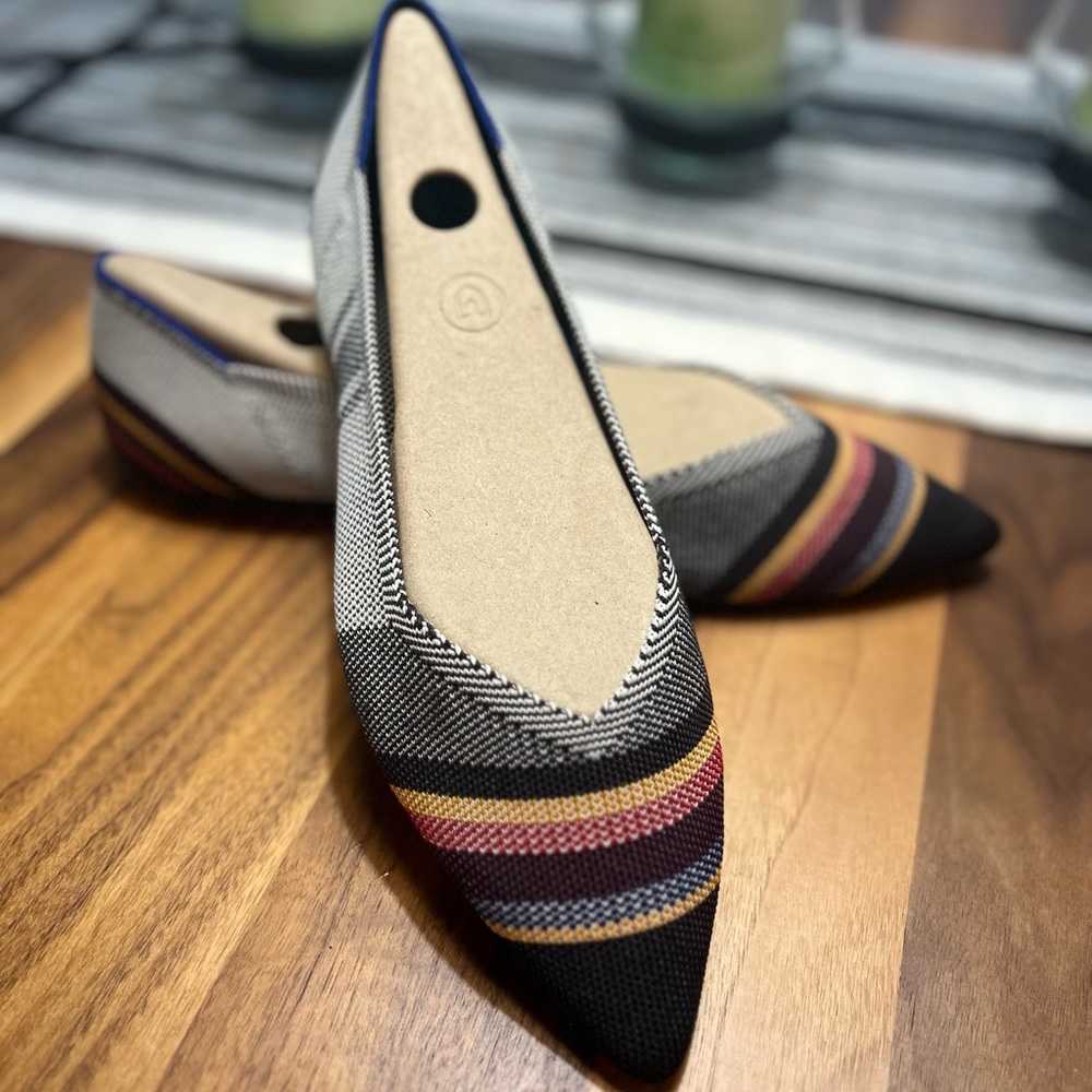 Rothy’s Inverse Stripe Point